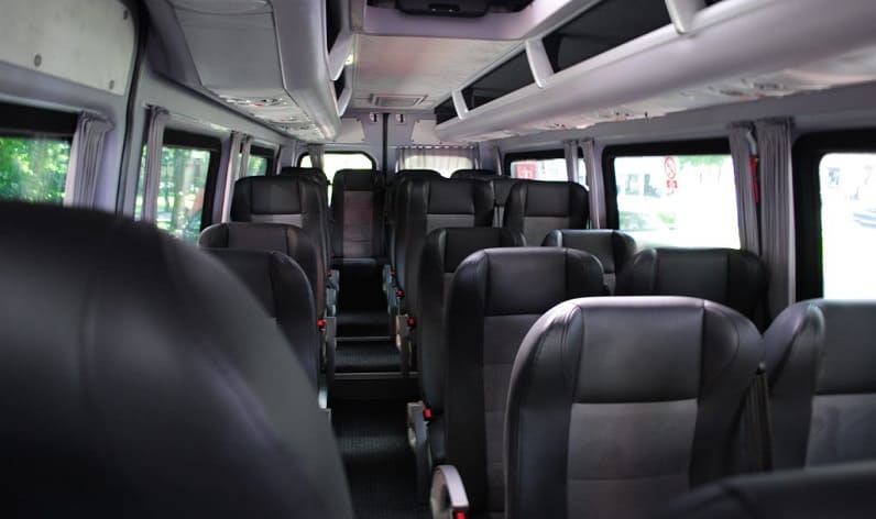 United Kingdom: Coaches order in England in England and Harrogate